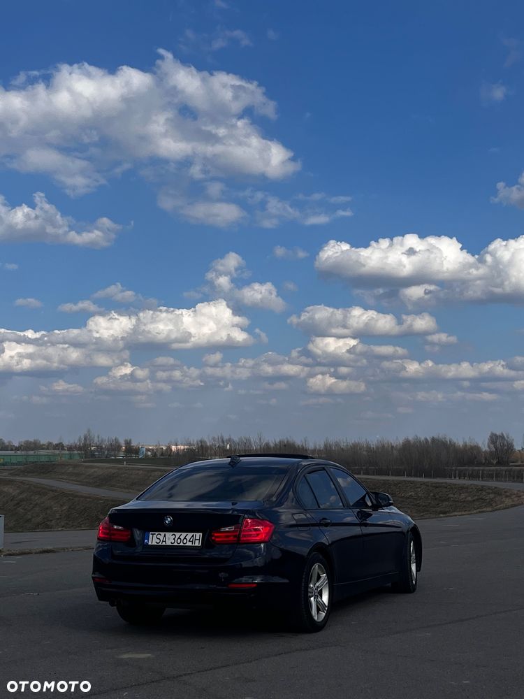 BMW Seria 3 328i Luxury Line - 3