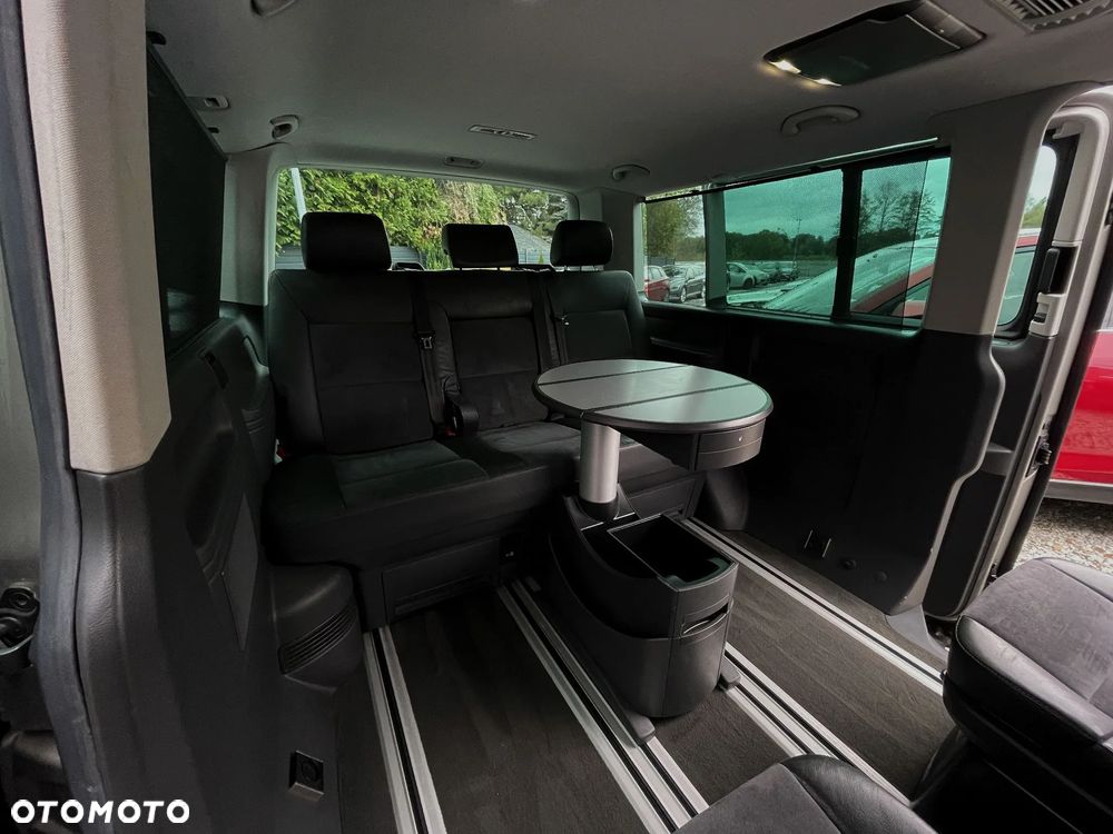 Volkswagen Multivan - 33