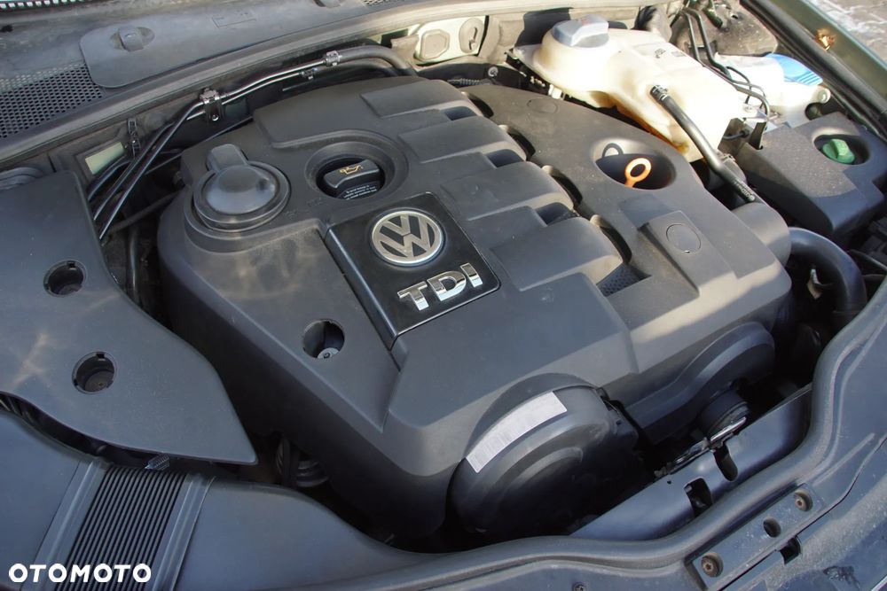 Auto na części - Volkswagen Passat B5 Lift 1.9 TDI 130 KM AWX GGB LA6W 2003R Silnik Skrzynia Drzwi Maska Klapa Błotnik Zderzak Lusterko Lampa Klamka Deska Kokpit Sterownik Moduł Czujnik Licznik Kierownica Panel - 17