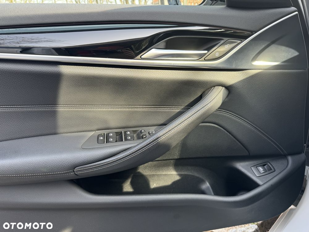 BMW Seria 5 520d xDrive Luxury Line - 20