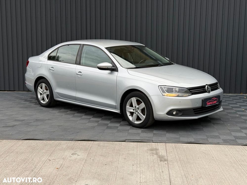 Volkswagen Jetta - 3