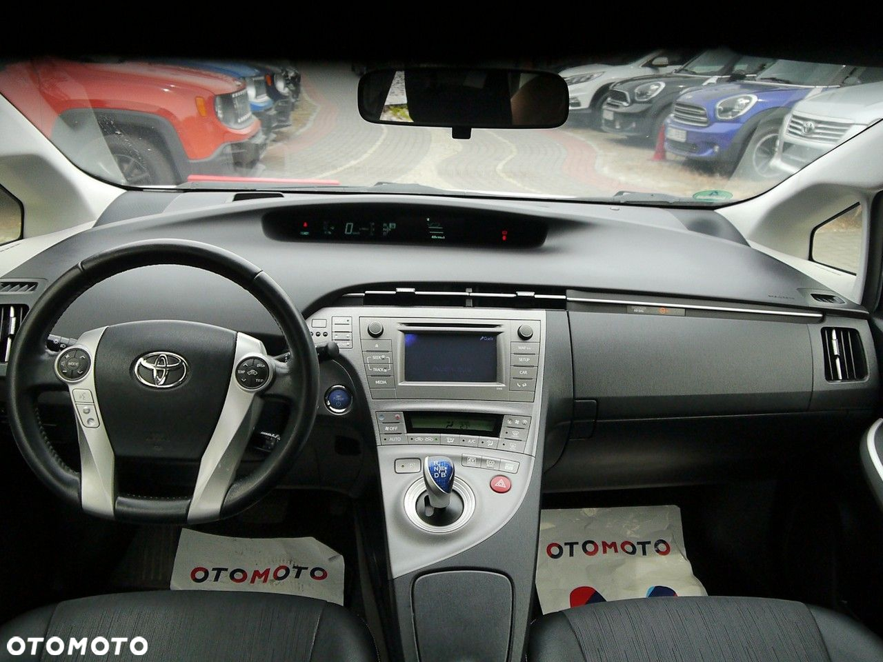 Toyota Prius (Hybrid) Comfort - 17