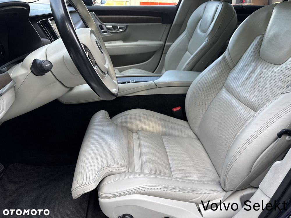 Volvo V90 Cross Country - 25