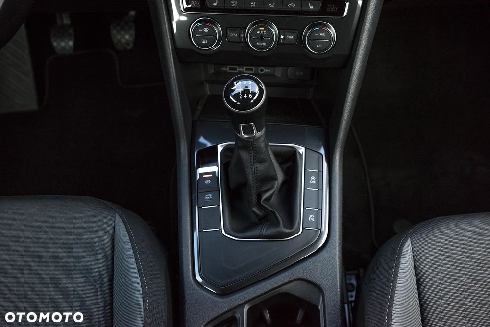 Volkswagen Tiguan 2.0 TDI SCR Elegance - 36