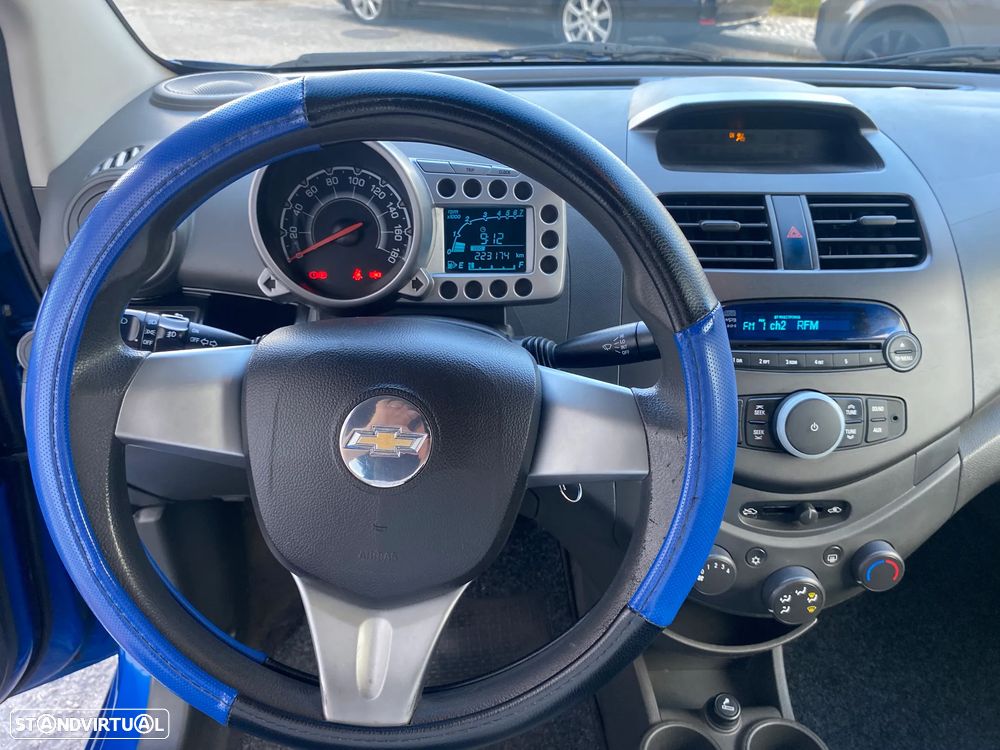 Chevrolet Spark 1.0 LS - 23