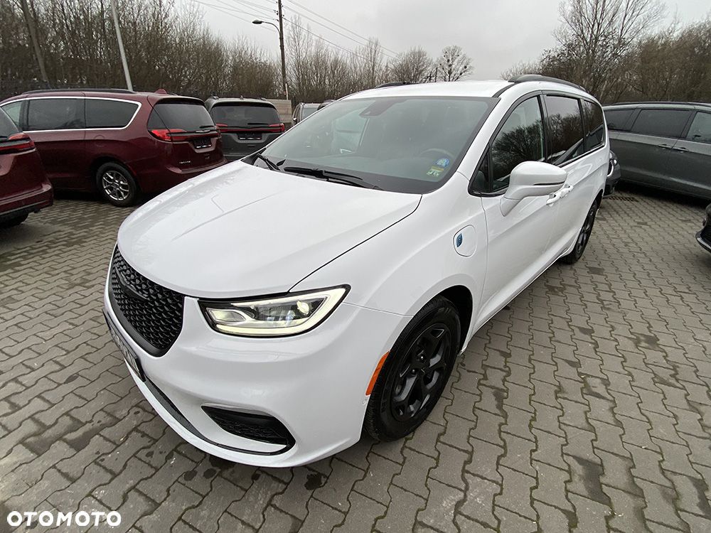 Chrysler Pacifica - 10