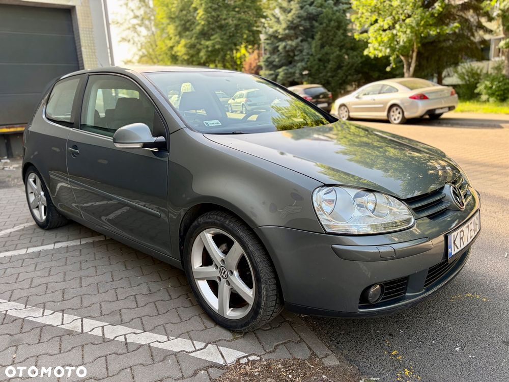 Volkswagen Golf 1.6 FSI Comfortline - 1