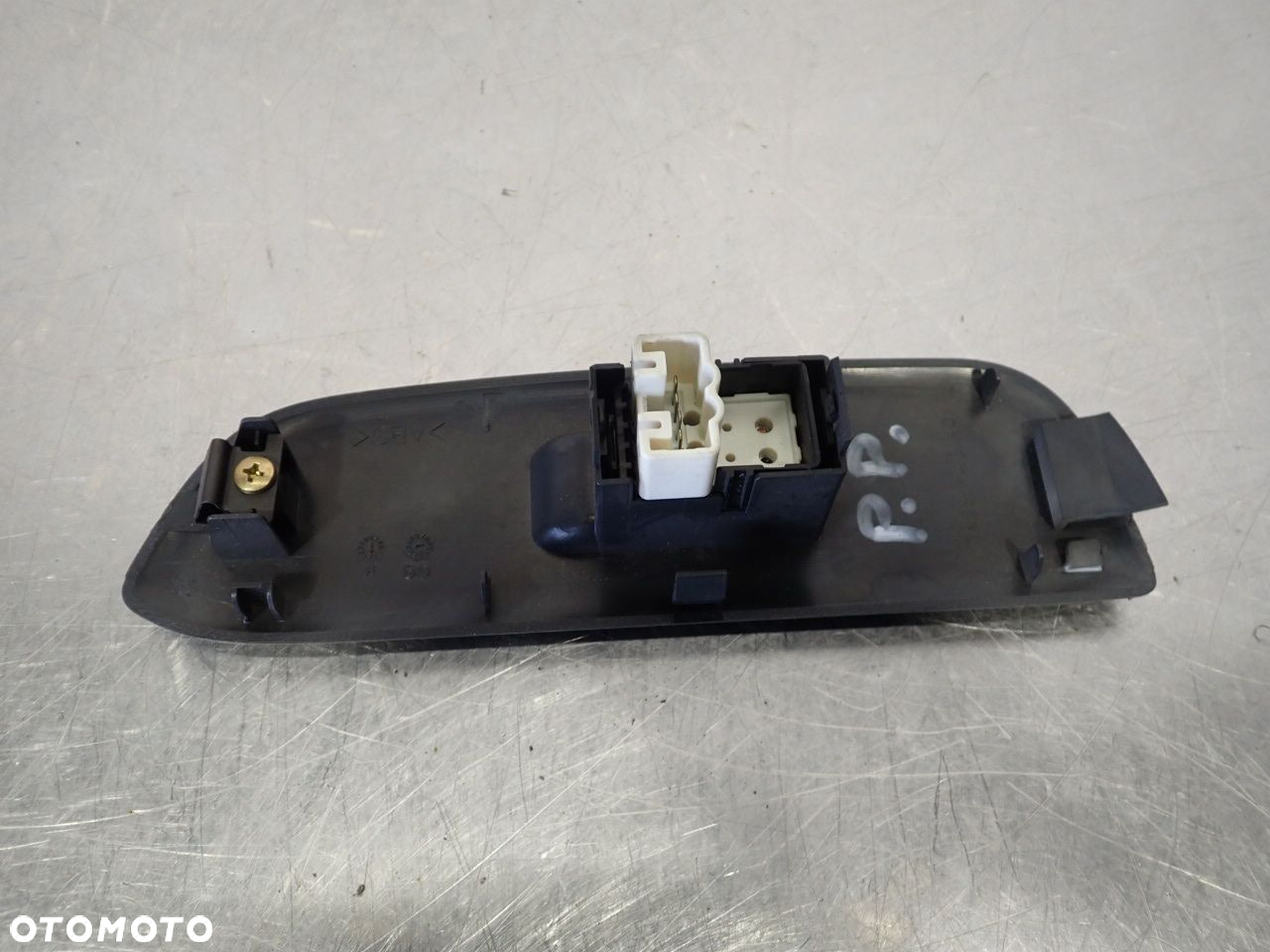 PANEL STEROWANIA SZYBY PASAŻERA TOYOTA RAV4 II LIFT - 2