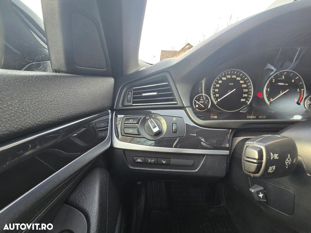 BMW Seria 5 525d xDrive Aut. Luxury Line - 11