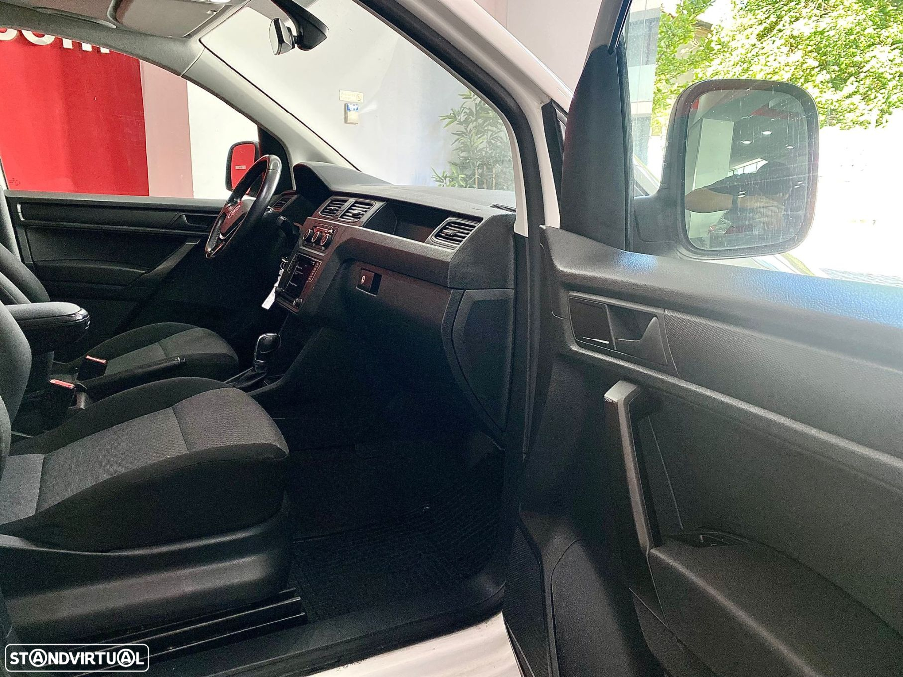VW Caddy 2.0 TDi BM Comfortline DSG - 26