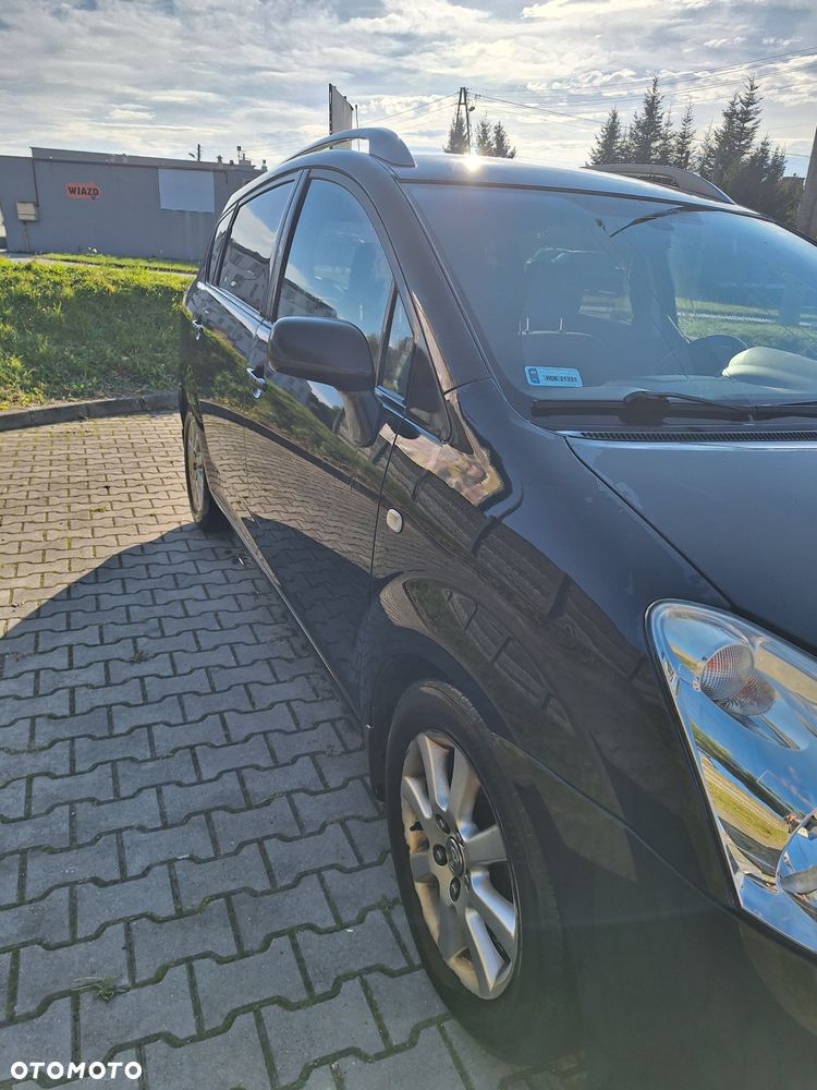 Toyota Corolla Verso 2.2 D-4D Gold - 13