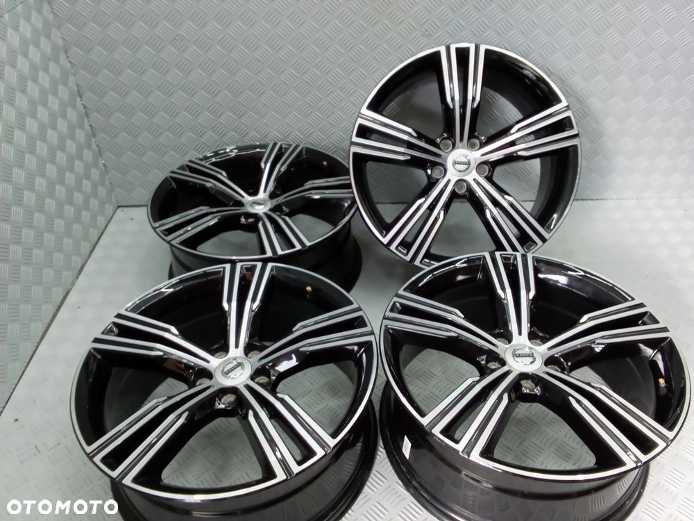 Felgi Volvo V60 S60 V90 S90 XC40 XC60 XC90 8Jx19 et42 5x108 - 1