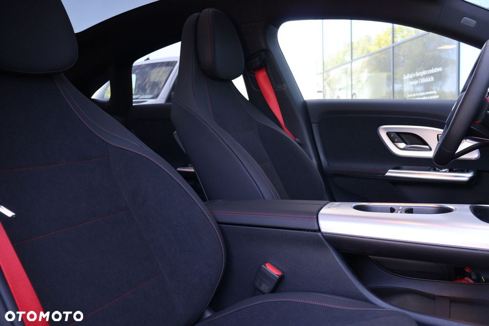 Mercedes-Benz CLA - 11