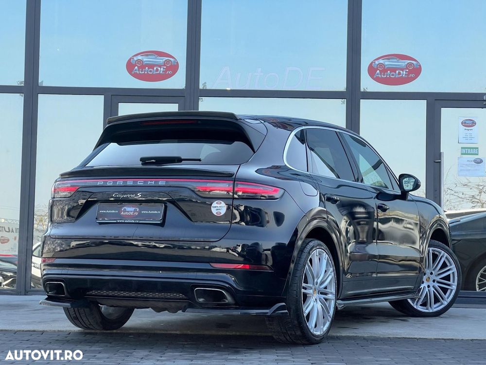 Porsche Cayenne - 4