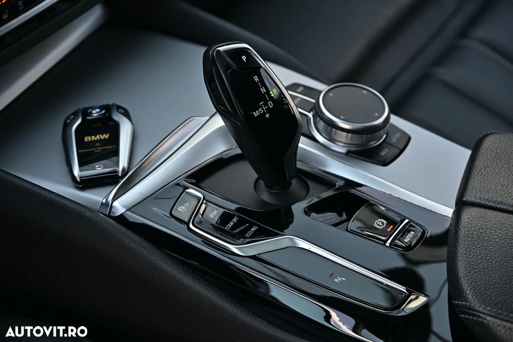 BMW Seria 5 530d xDrive AT MHEV - 24