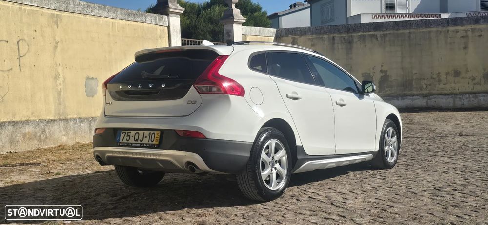 Volvo V40 2.0 D3 Kinetic - 3