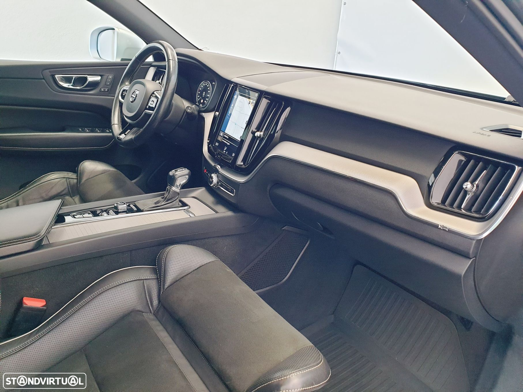 Volvo XC 60 2.0 D4 R-Design Geartronic - 25