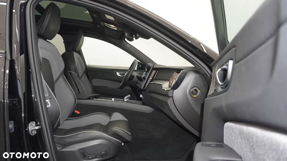 Volvo XC 60 B5 B AWD Ultra Black Edition - 12