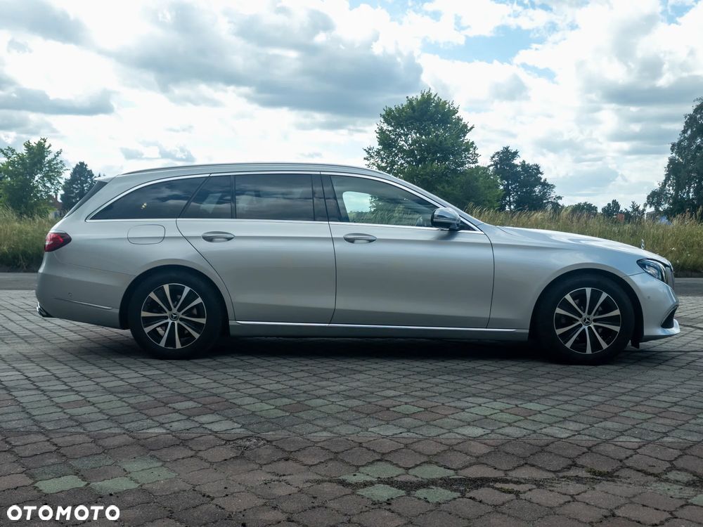 Mercedes-Benz Klasa E 220 d 9G-TRONIC Exclusive - 4