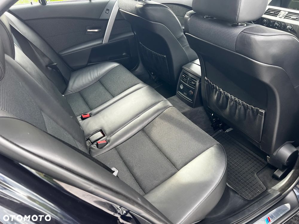 BMW Seria 5 523i - 17