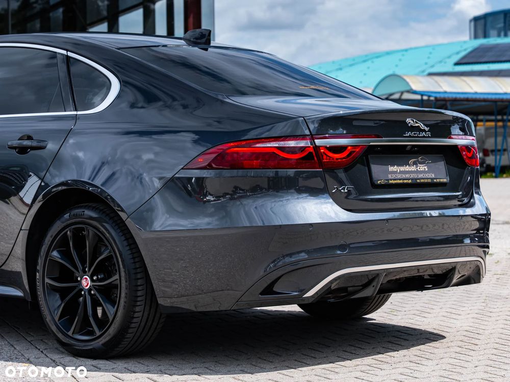 Jaguar XF D200 R-Dynamic HSE - 12