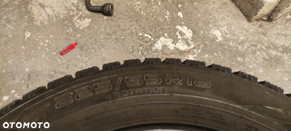NOKYAN TYRES 225/55/18 - 4
