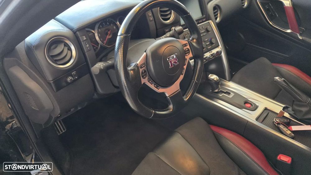Nissan GT-R - 42