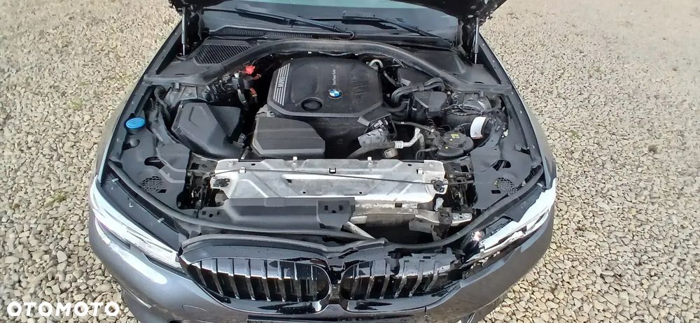 BMW Seria 3 318d Luxury Line - 22