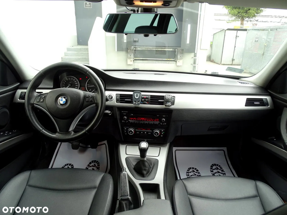 BMW Seria 3 330xd DPF Touring - 15