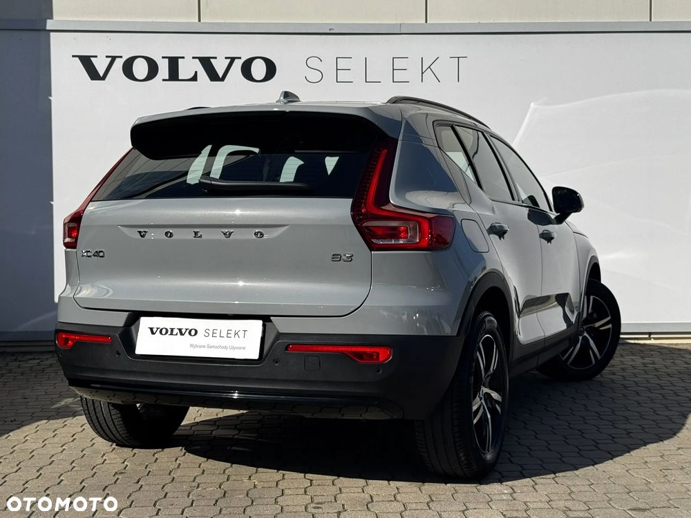2025 Volvo XC 40 B3 Plus Dark, photograph 9