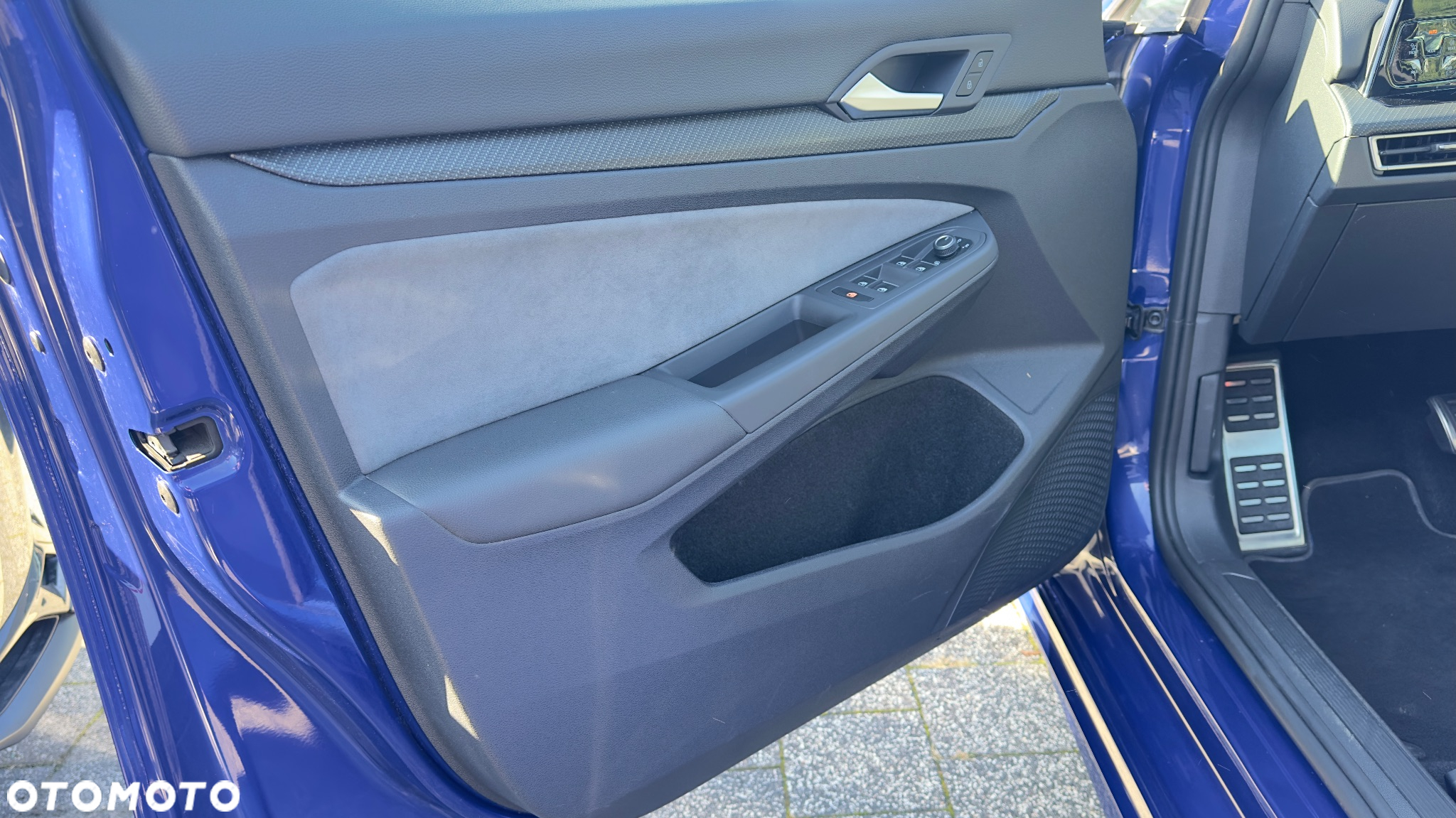 Volkswagen Golf VIII 2.0 TSI 4Motion R DSG - 18