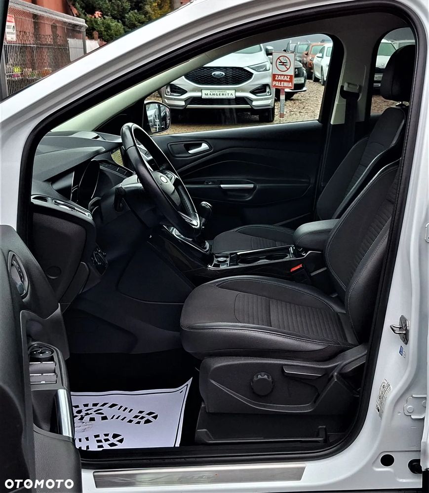 Ford Kuga 2.0 TDCi 2x4 Titanium - 18