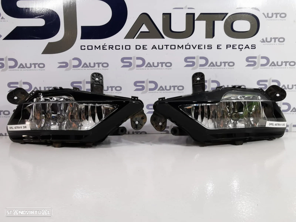 Farol Nevoeiro Direito / Esquerdo - Opel Astra K