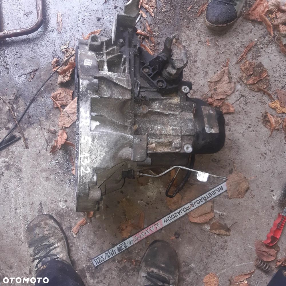 SKZYNIA BIEGOW NISSAN JUKE QASHQAI 1.6  8200367222 JRQS2G - 1