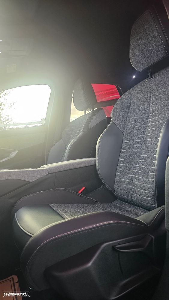 Peugeot 5008 Hybrid 145 e-DSC6 Allure - 27