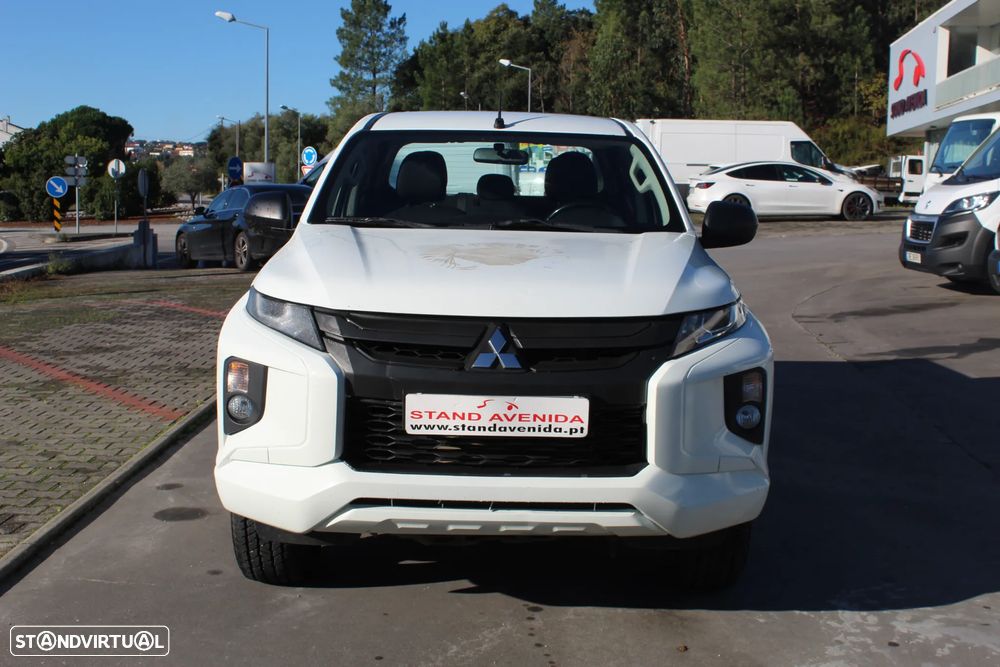 Mitsubishi L200 2.3 DI-D CD Invite 4WD - 2