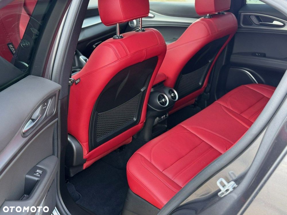 Alfa Romeo Stelvio 2.0 Turbo 16V AT8-Q4 Super - 24