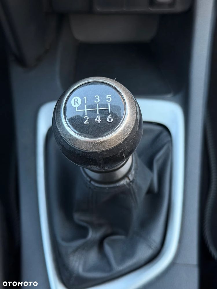 Toyota Auris 1.6 Executive - 9