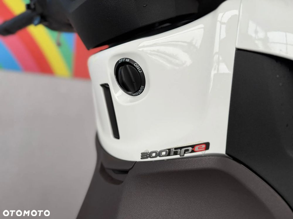 Piaggio Beverly - 12