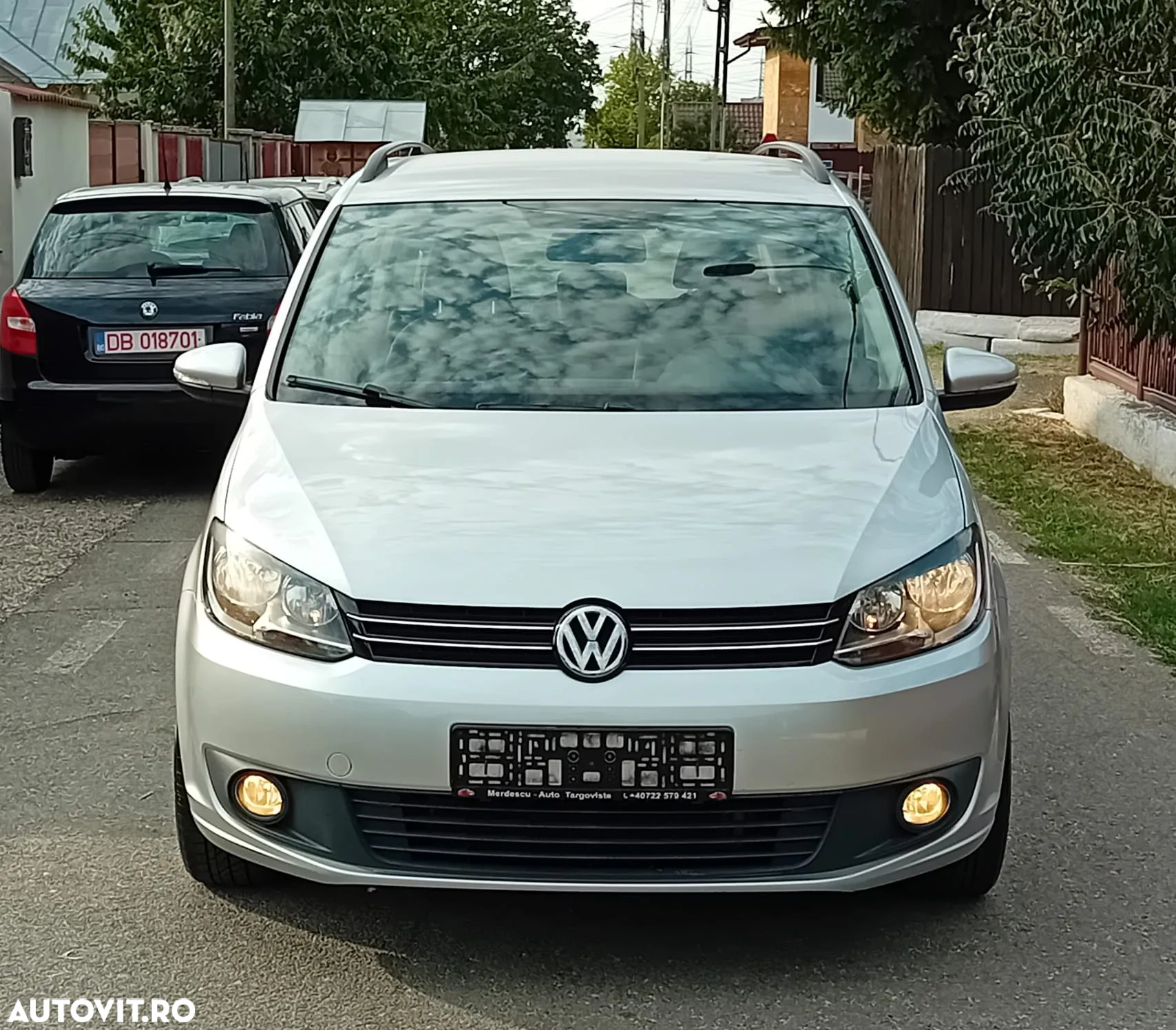 Volkswagen Touran 1.6 TDI DPF BlueMotion Technology DSG Comfortline - 4
