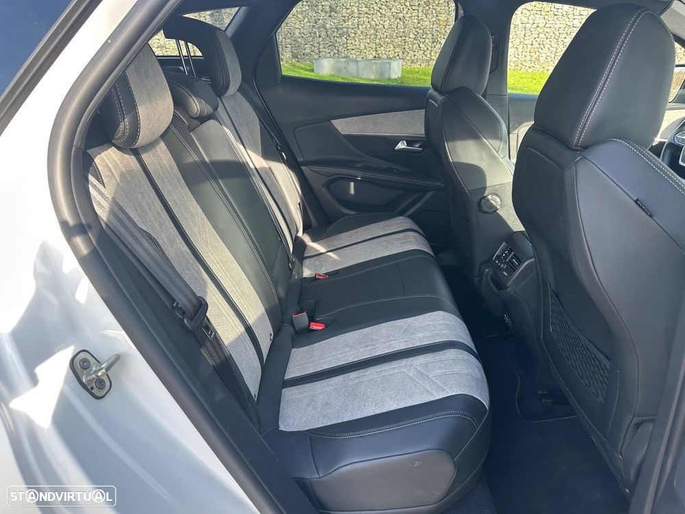 Peugeot 3008 1.6 Hybrid4 GT Line e-EAT8 - 35