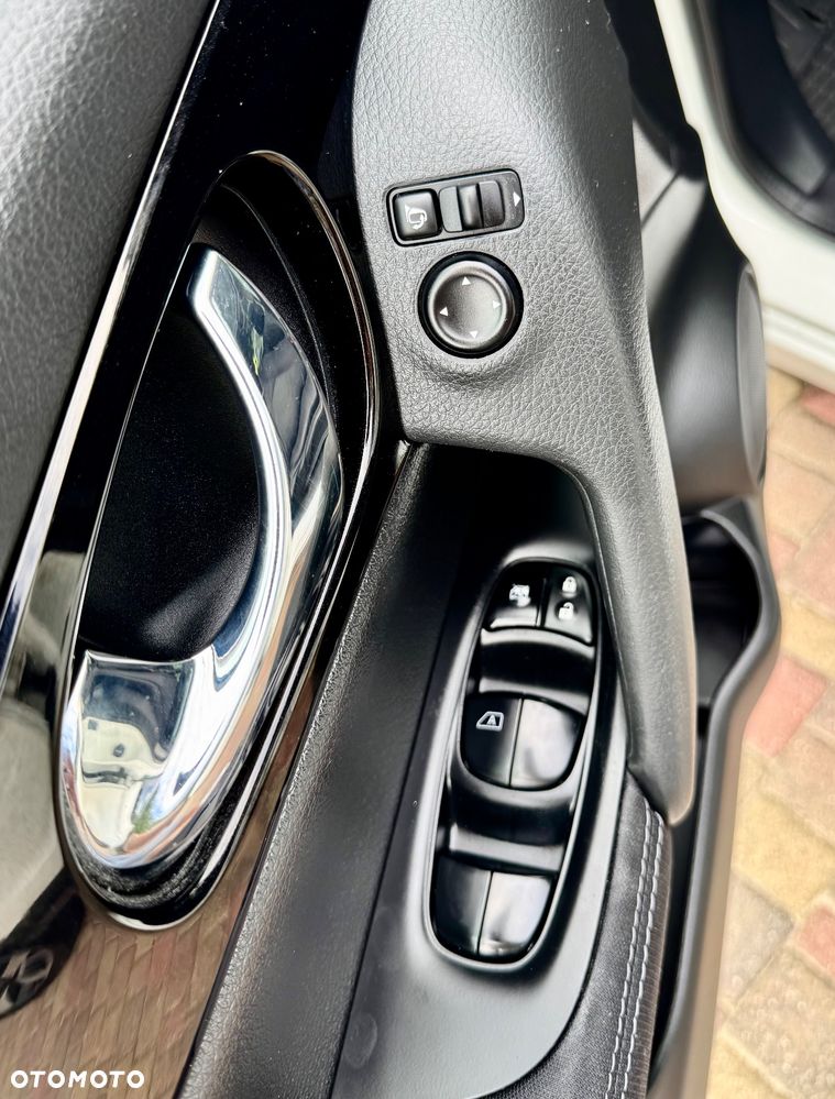 Nissan Qashqai 1.2 DIG-T Tekna - 23