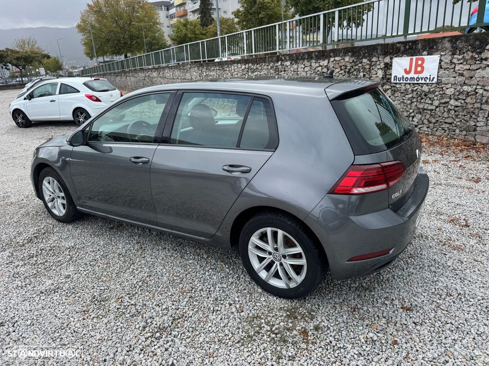 VW Golf 1.6 TDI Confortline - 4