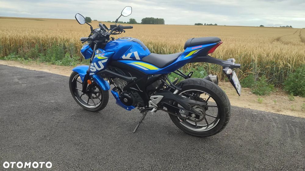 Suzuki GSX - 6