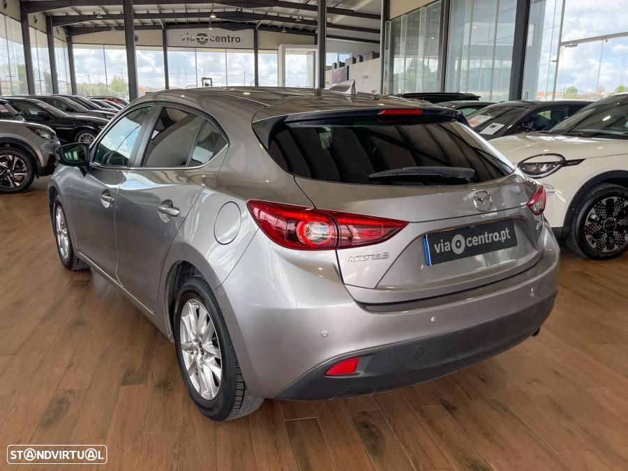 Mazda 3 Hatchback 1.5 Sky-D Excellence Navi - 4