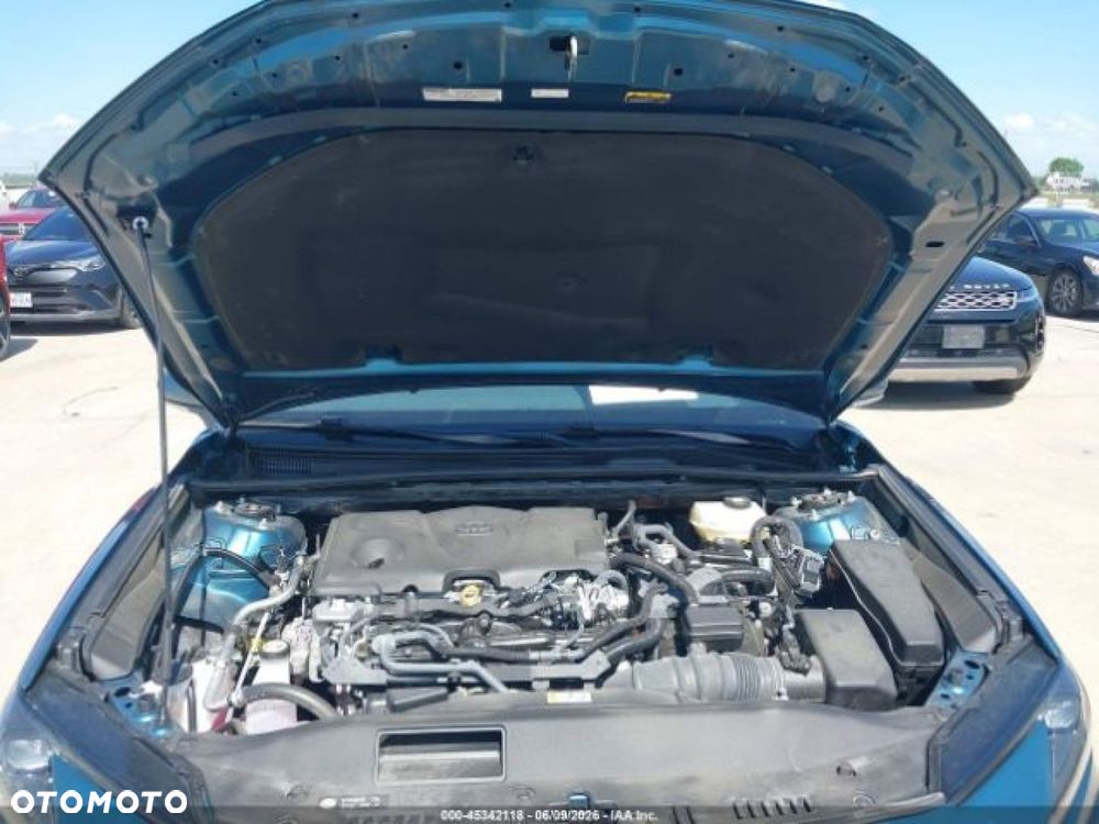 Toyota Camry - 12