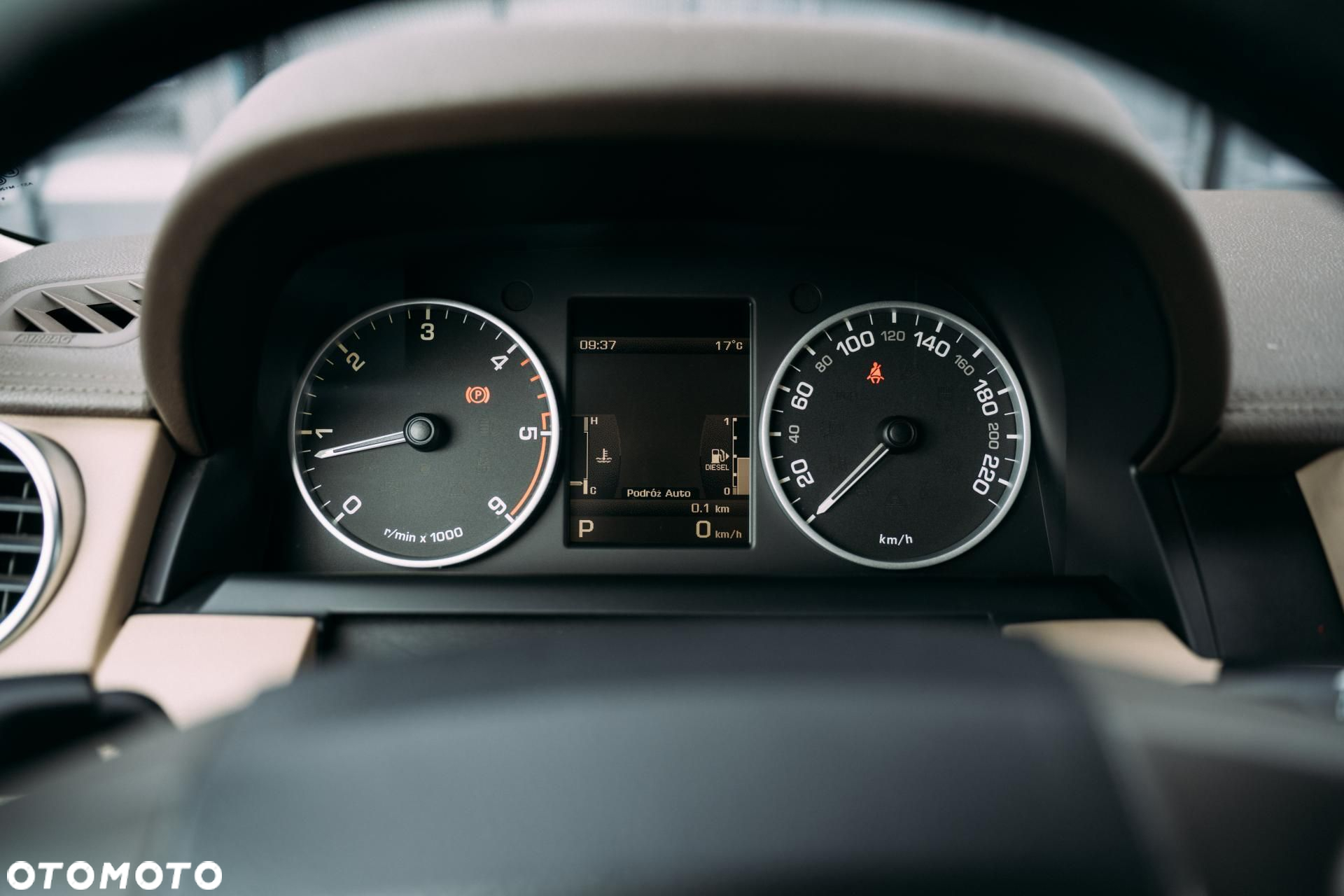 Land Rover Discovery - 12