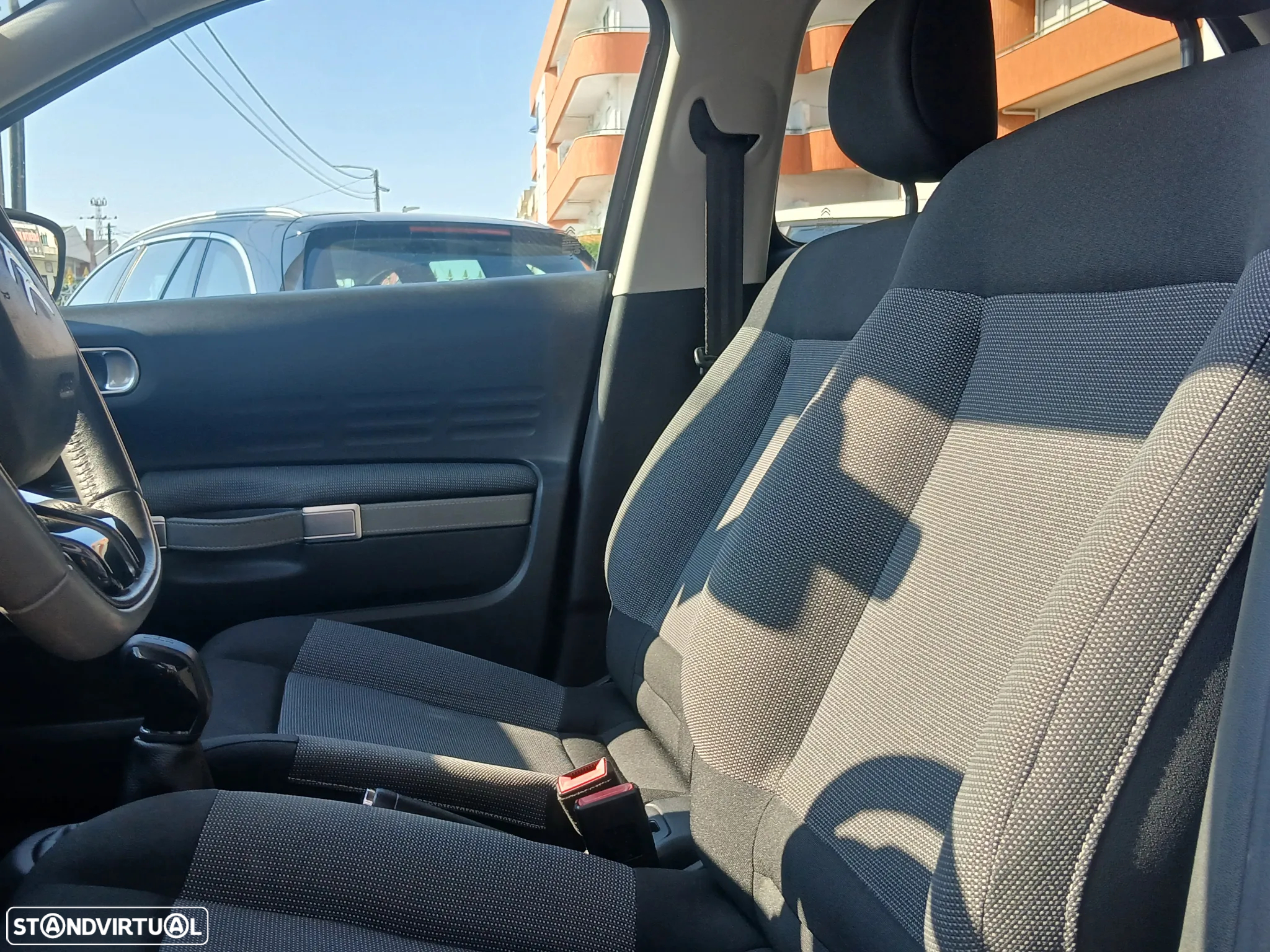 Citroën C4 Cactus 1.2 PureTech Shine - 17