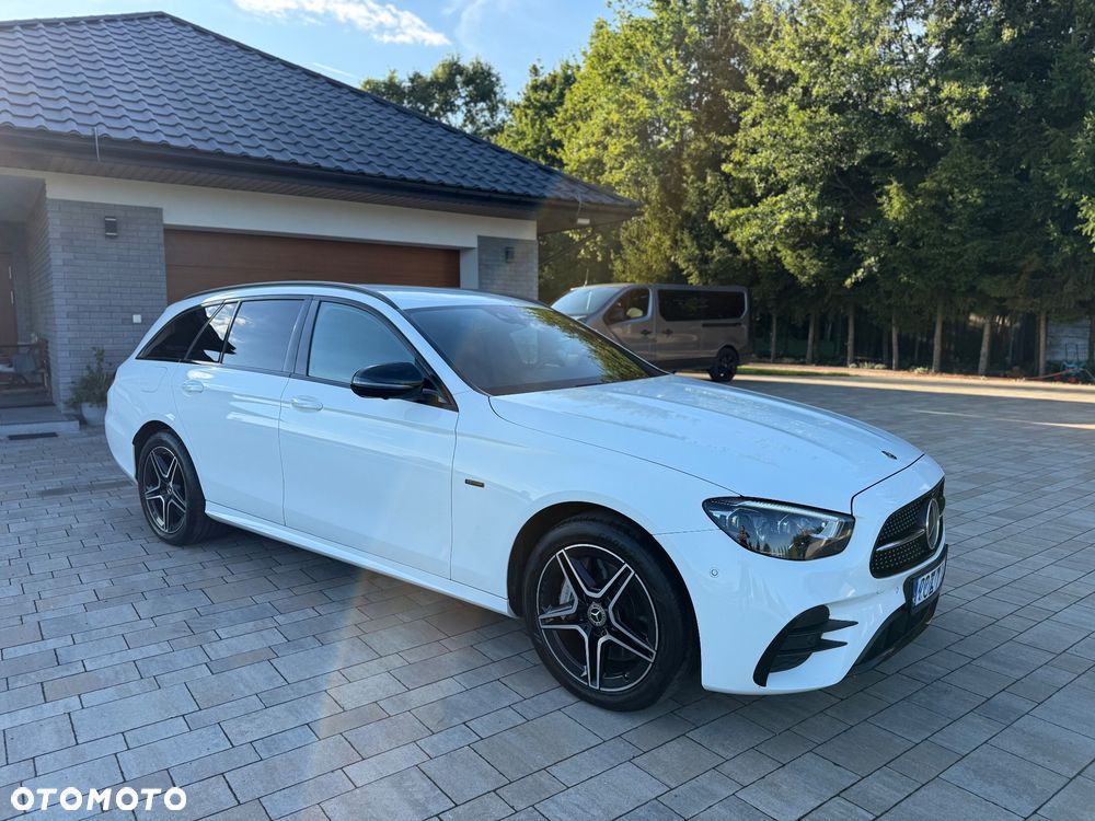Mercedes-Benz Klasa E 300 de AMG - 24