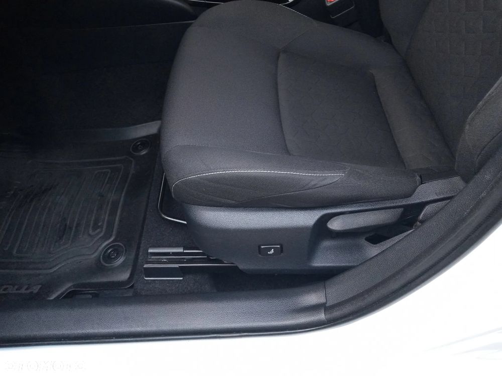 Toyota Corolla 1.8 Hybrid GPF Comfort - 27